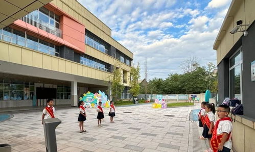 神兽归笼 了 多图直击泸州开学现场,有这些名场面